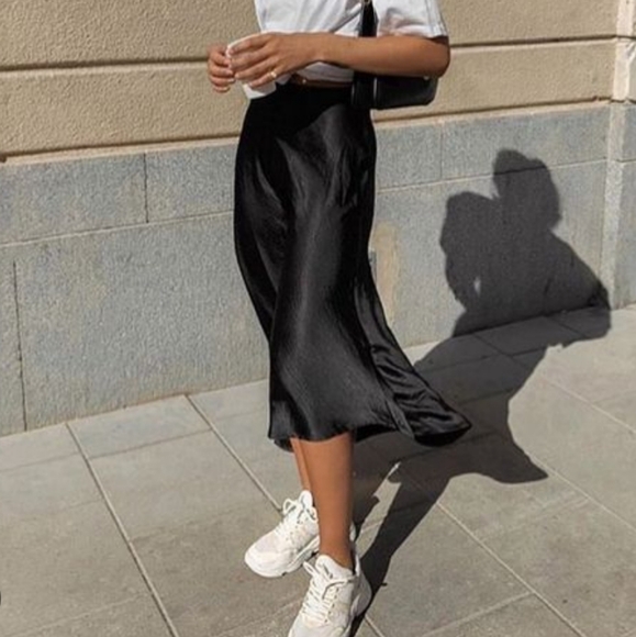 Black satin silk midi skirt - Picture 14 of 15